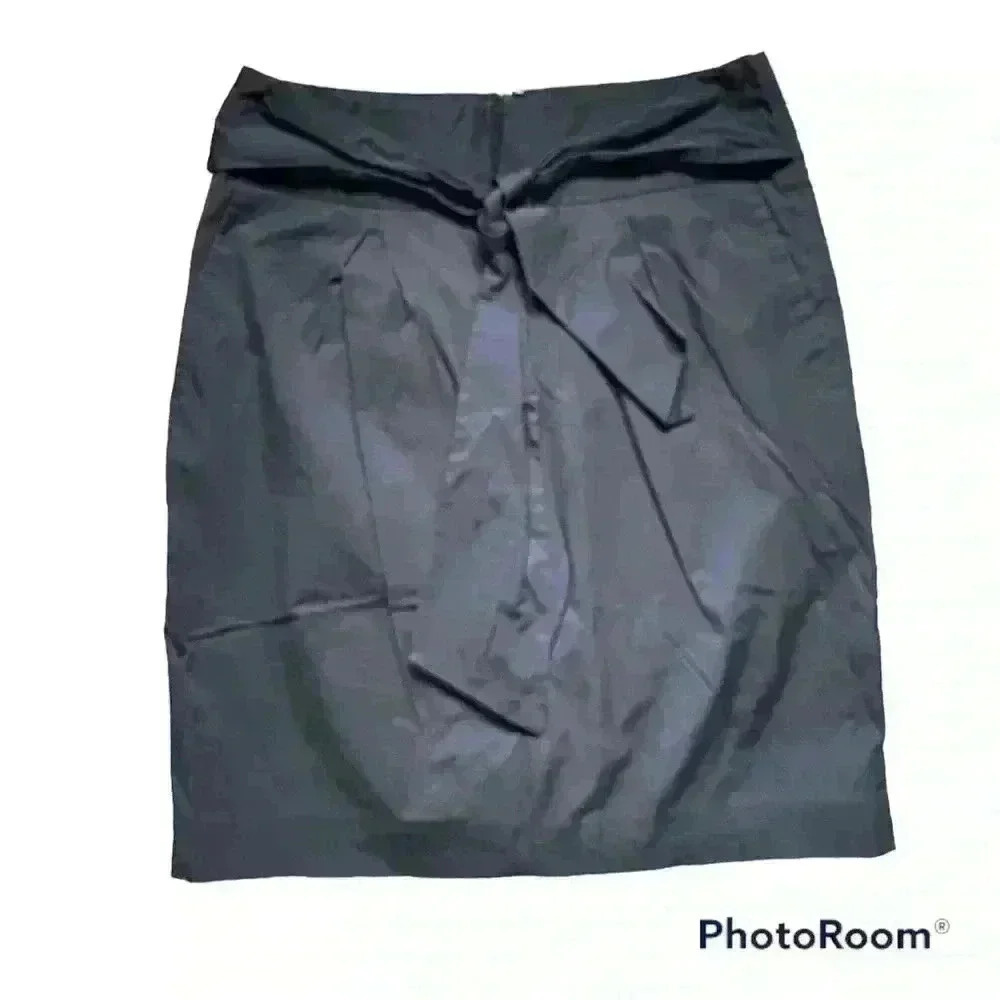 Adorable Banana Republic tie front skirt